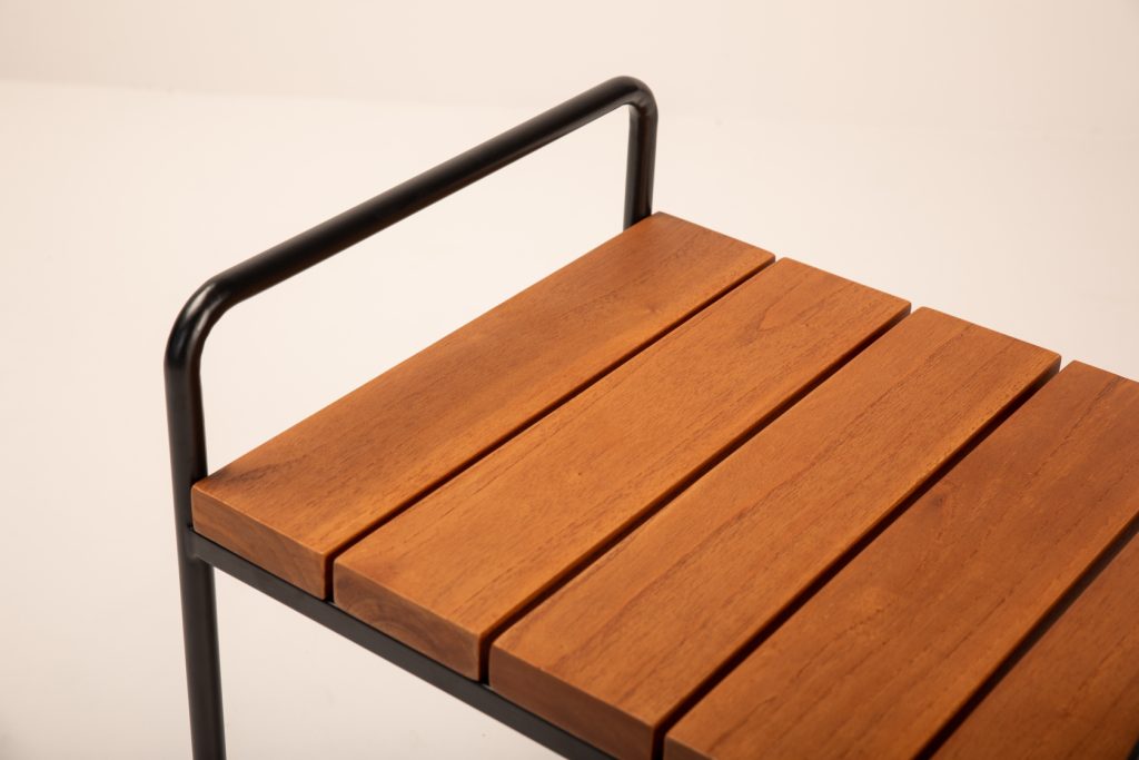 AUX19 MR K auxiliar table with metal