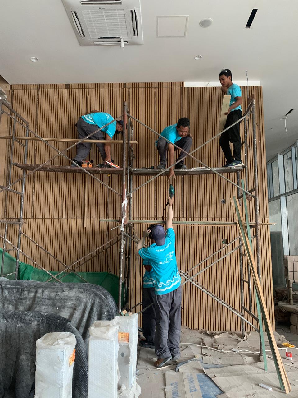 Photo1_tabuDesign_InstallationTeam_WallPanel