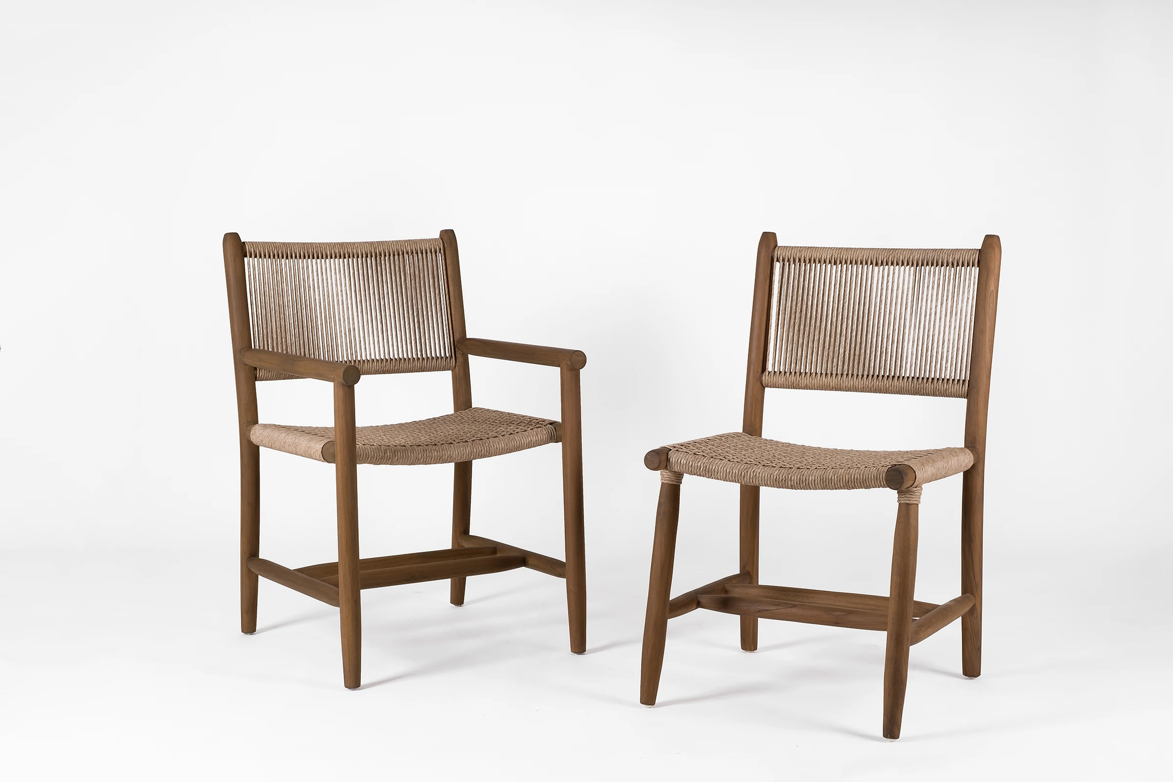 Tabu-Design-CH111-CORENNE-Armhair-teak-loom-ambiance1